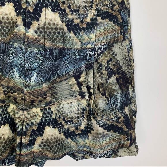 Black Halo Snake Print High Waisted Shorts - Picture 3 of 6